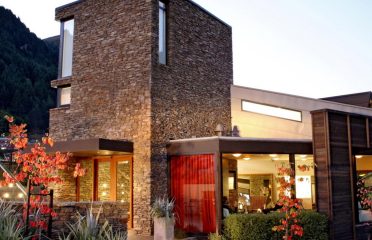Queenstown Park Boutique Hotel