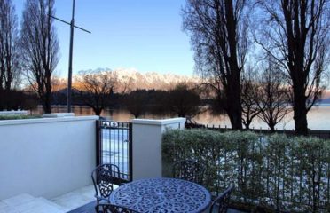 MajorDomo
Lakeside Living