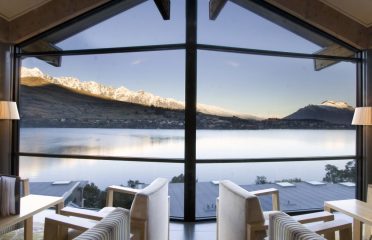 The Rees Hotel, Luxury Apartments & Lakeside Residences